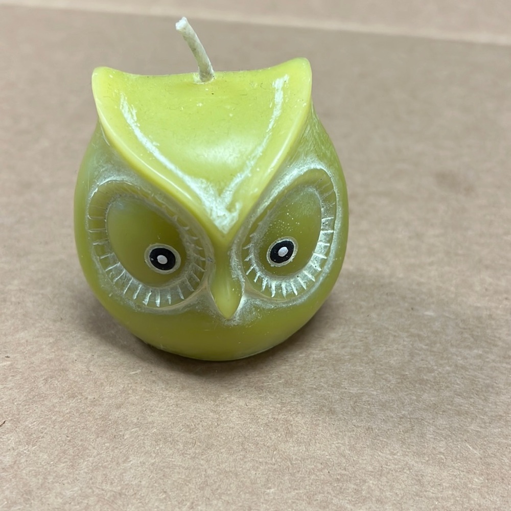 Small owl candle